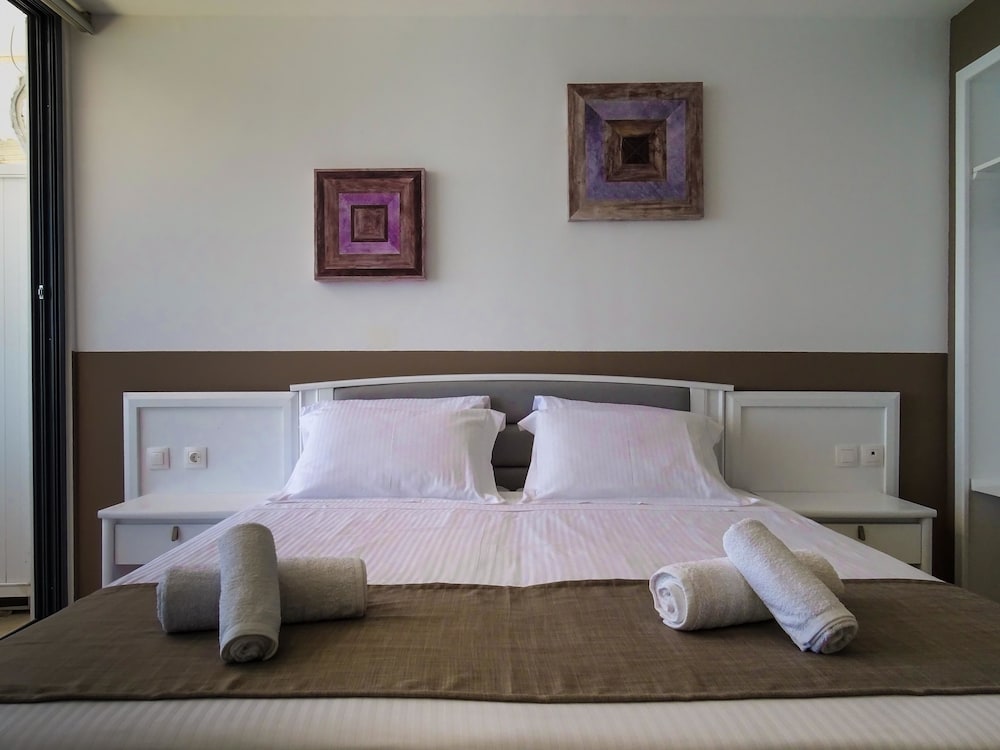 Lido Star Beach — Hotel rooms in Faliraki, South Aegean