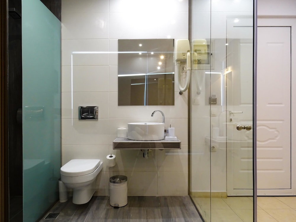 Lido Star Beach — Hotel rooms in Faliraki, South Aegean