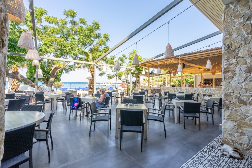 Lido Star Beach — Restaurant & bars in Faliraki, South Aegean