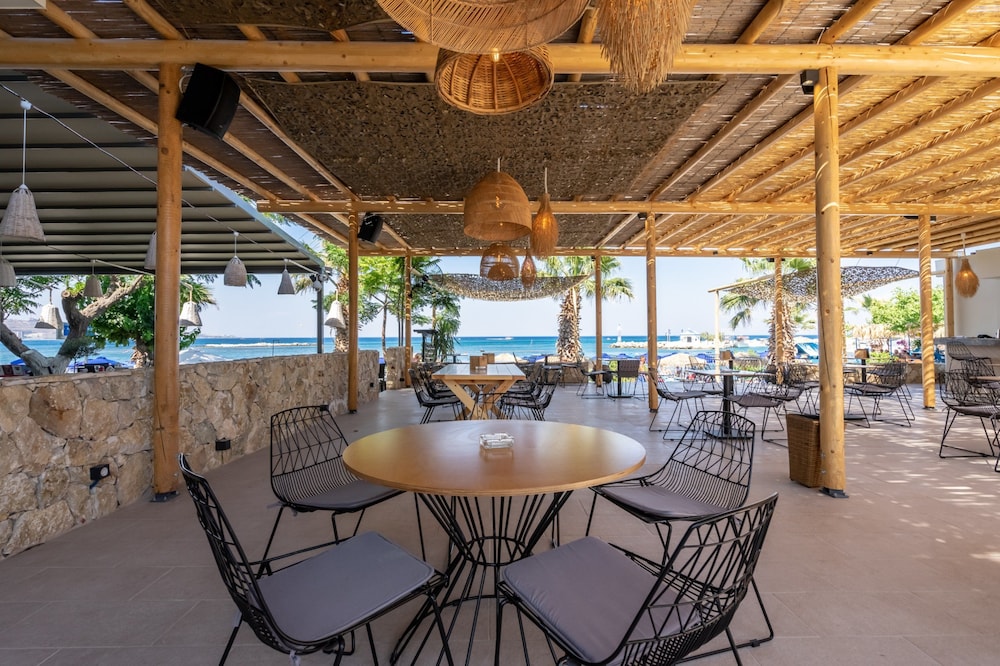 Lido Star Beach — Restaurant & bars in Faliraki, South Aegean