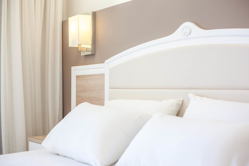 Lido Star Beach — Hotel rooms in Faliraki, South Aegean