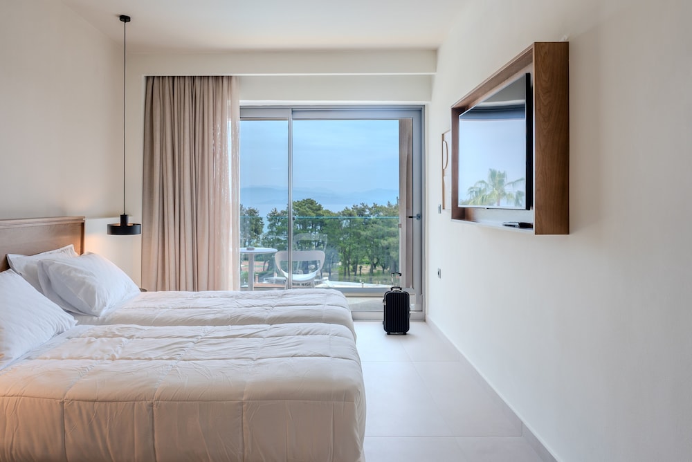 Iolida Corfu Resort by Smile Hotels — Hotel rooms in Dassia, Ionian Islands