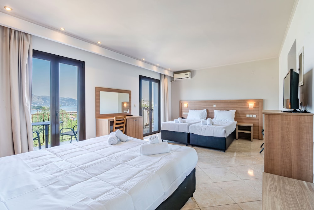 Iolida Corfu Resort by Smile Hotels — Hotel rooms in Dassia, Ionian Islands