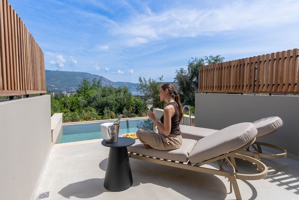 Iolida Corfu Resort by Smile Hotels — Hotel rooms in Dassia, Ionian Islands