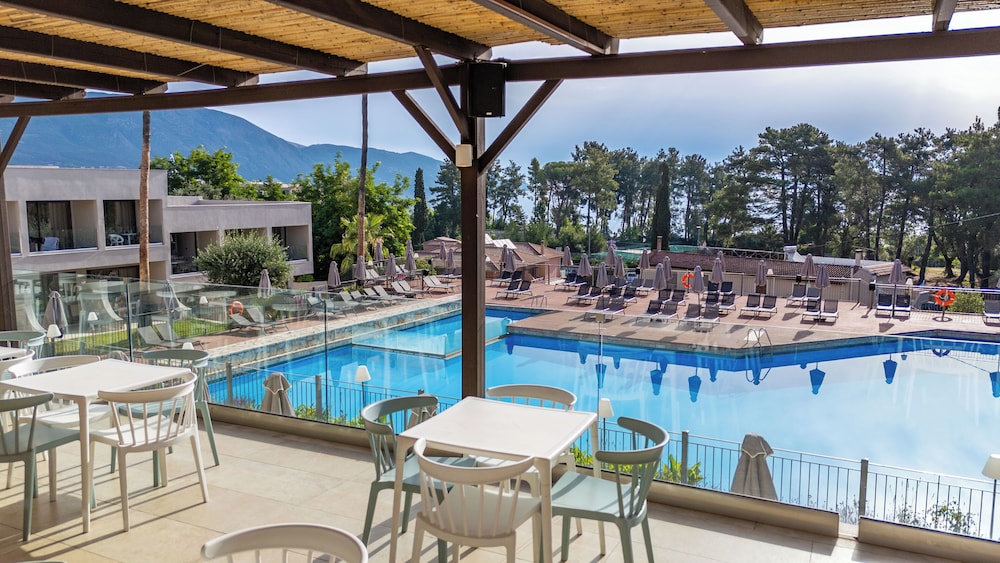Iolida Corfu Resort by Smile Hotels — Swimming pool in Dassia, Ionian Islands