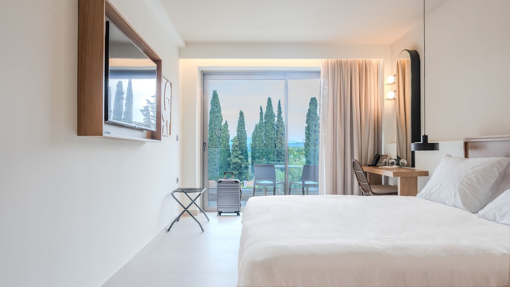 Iolida Corfu Resort by Smile Hotels — Hotel rooms in Dassia, Ionian Islands