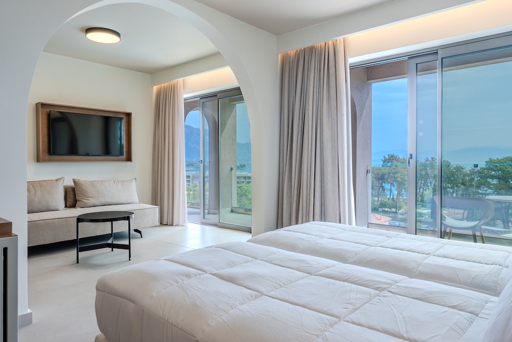 Iolida Corfu Resort by Smile Hotels — Hotel rooms in Dassia, Ionian Islands