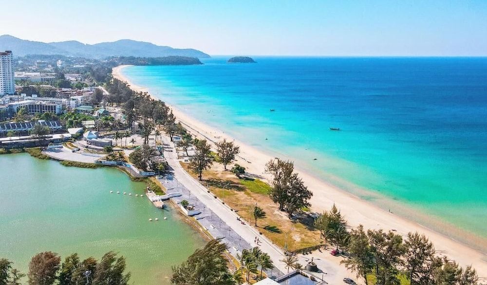 Karon (6 dni) w The Proud Karon Beach Phuket Trademark Collection By Wyndham z Warszawy
