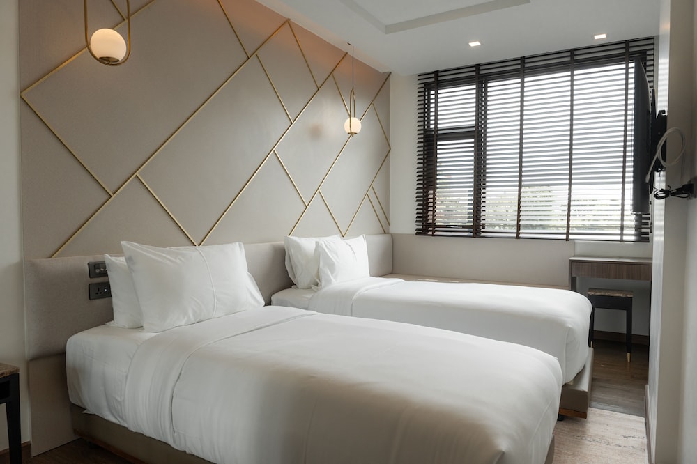 The Proud Karon Beach Phuket Trademark Collection By Wyndham — Karon, Phuket Province