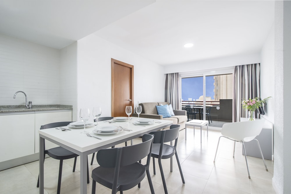 Pierre & Vacances Benidorm Levante  (Adults recommended) — Hotel rooms in Benidorm, Valencian Community