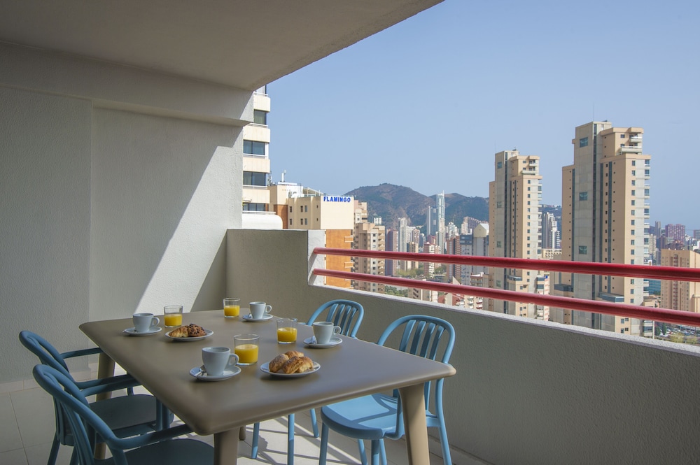 Pierre & Vacances Benidorm Levante  (Adults recommended) — Hotel rooms in Benidorm, Valencian Community