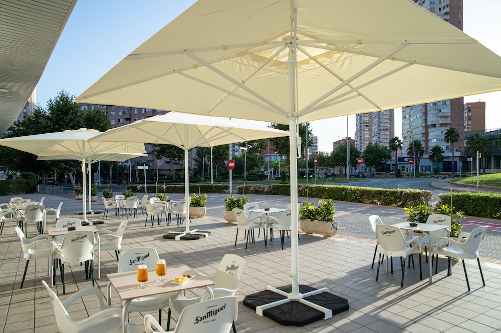 Pierre & Vacances Benidorm Levante  (Adults recommended) — Restaurant & bars in Benidorm, Valencian Community