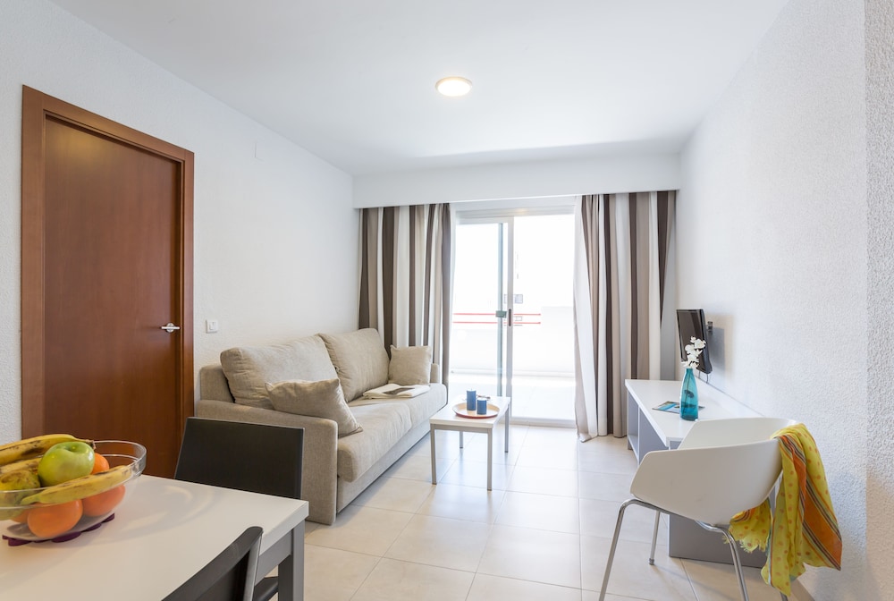 Pierre & Vacances Benidorm Levante  (Adults recommended) — Hotel rooms in Benidorm, Valencian Community