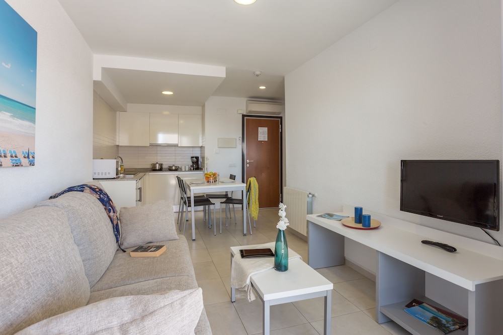 Pierre & Vacances Benidorm Levante  (Adults recommended) — Hotel rooms in Benidorm, Valencian Community