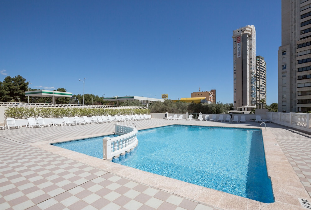 Pierre & Vacances Benidorm Levante  (Adults recommended) — Swimming pool in Benidorm, Valencian Community