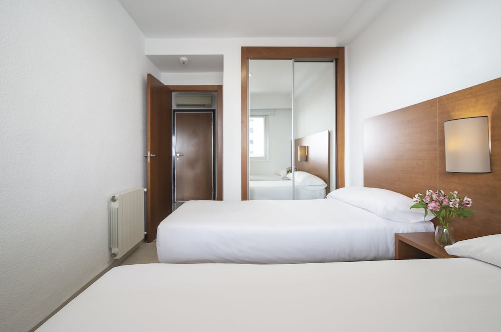 Pierre & Vacances Benidorm Levante  (Adults recommended) — Hotel rooms in Benidorm, Valencian Community
