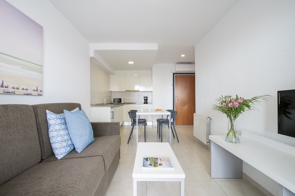 Pierre & Vacances Benidorm Levante  (Adults recommended) — Hotel rooms in Benidorm, Valencian Community