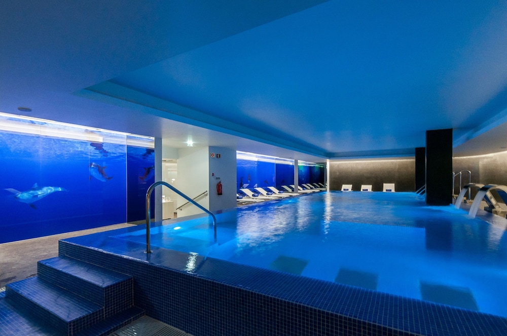 Jupiter Lisboa Hotel – Rooftop & Spa — Swimming pool in Lisbon, Lisboa