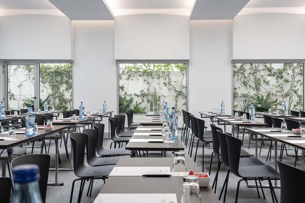 Jupiter Lisboa Hotel – Rooftop & Spa — Restaurant & bars in Lisbon, Lisboa