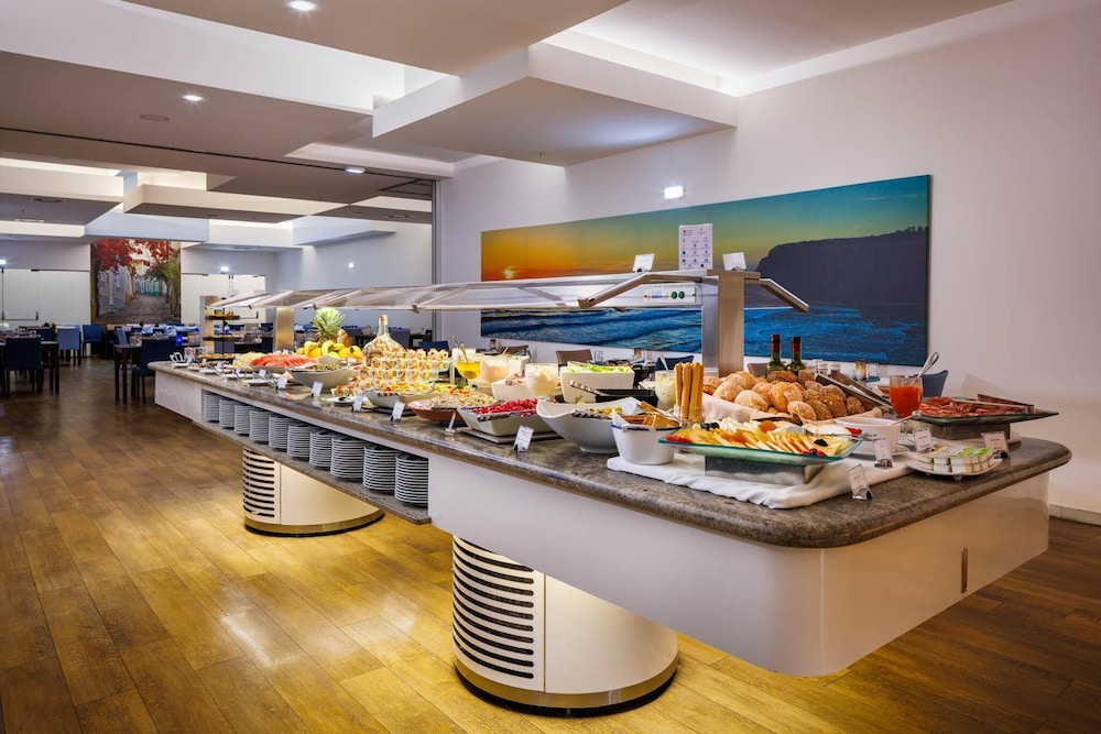 Jupiter Lisboa Hotel – Rooftop & Spa — Restaurant & bars in Lisbon, Lisboa