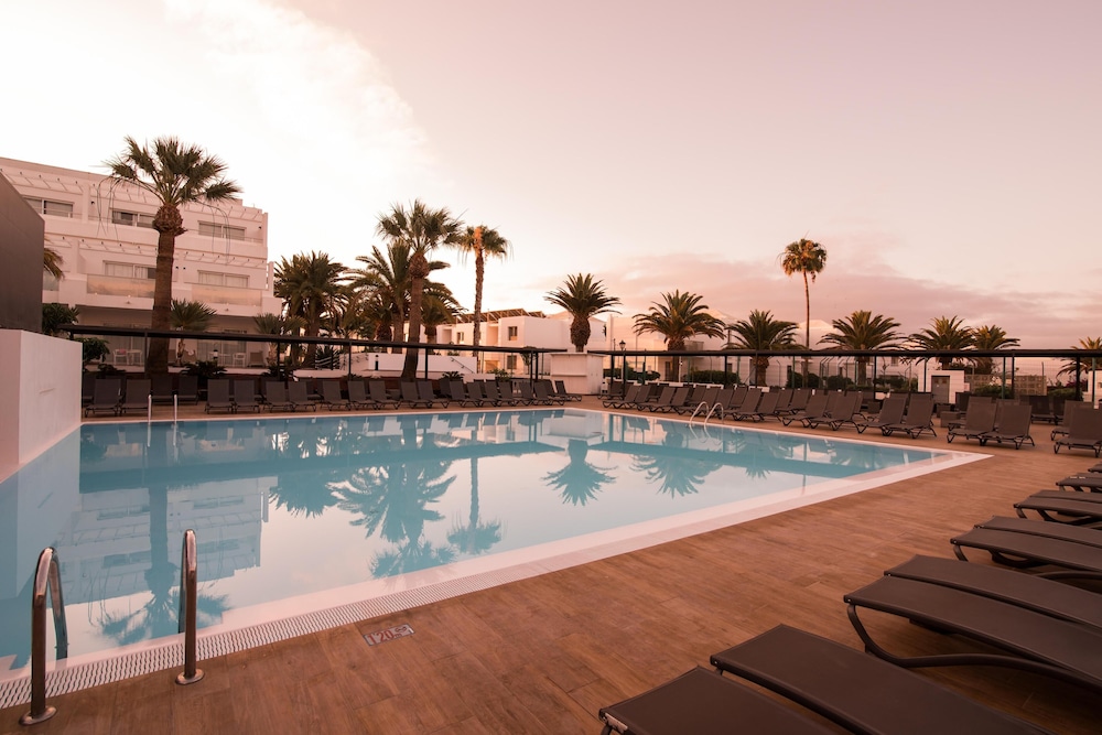 Aequora Lanzarote Suites — Swimming pool in Puerto del Carmen, Canary Islands