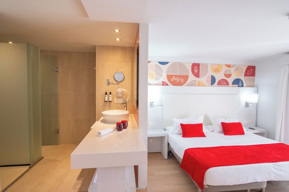 Aequora Lanzarote Suites — Hotel rooms in Puerto del Carmen, Canary Islands