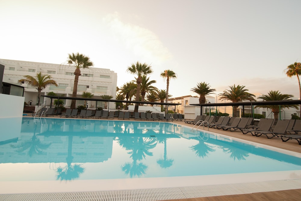 Aequora Lanzarote Suites — Swimming pool in Puerto del Carmen, Canary Islands