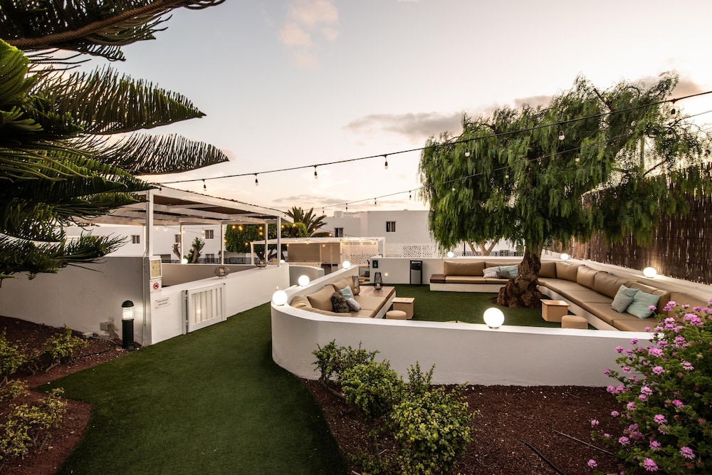 Aequora Lanzarote Suites — Restaurant & bars in Puerto del Carmen, Canary Islands