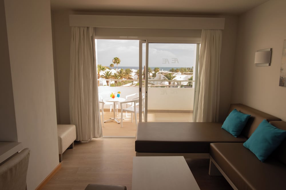 Aequora Lanzarote Suites — Hotel rooms in Puerto del Carmen, Canary Islands