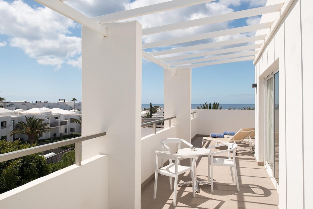 Aequora Lanzarote Suites — Hotel rooms in Puerto del Carmen, Canary Islands