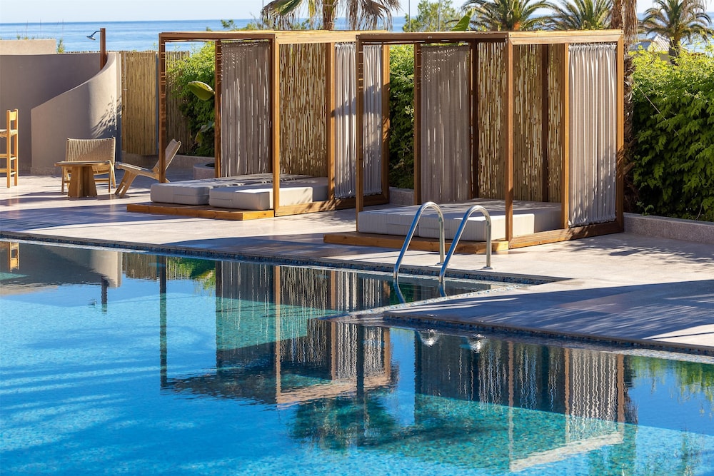 Eliros Mare Beachfront Poem Hotel — Swimming pool in Georgioupolis