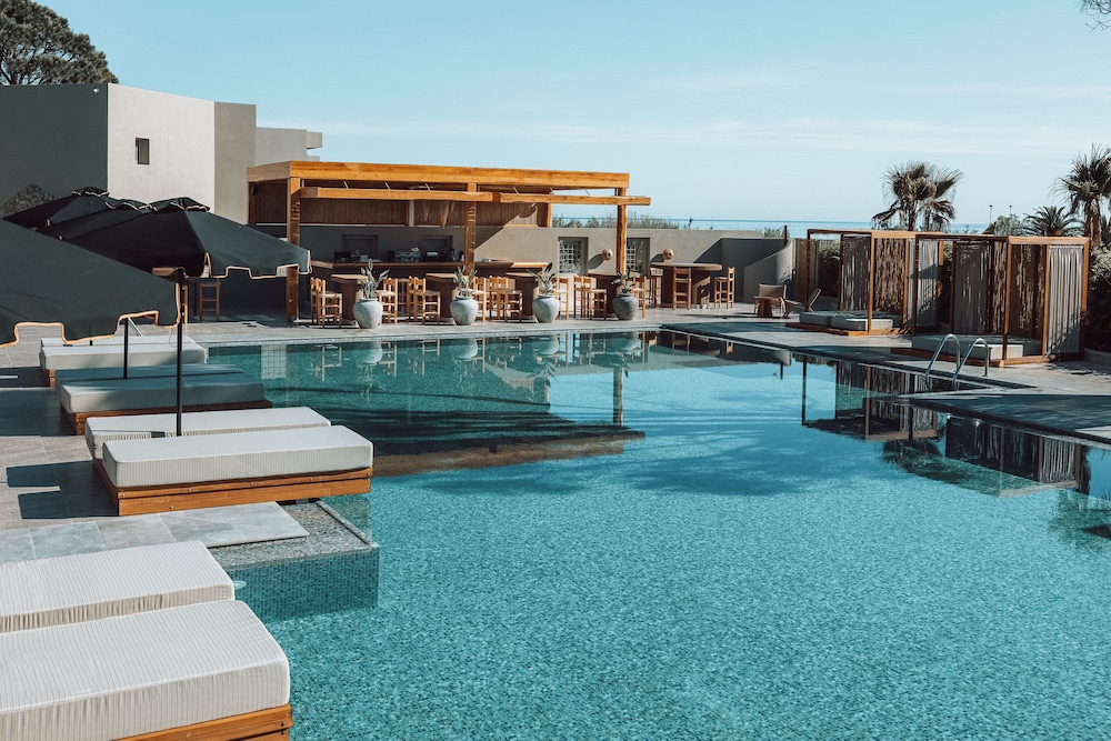 Eliros Mare Beachfront Poem Hotel — Swimming pool in Georgioupolis
