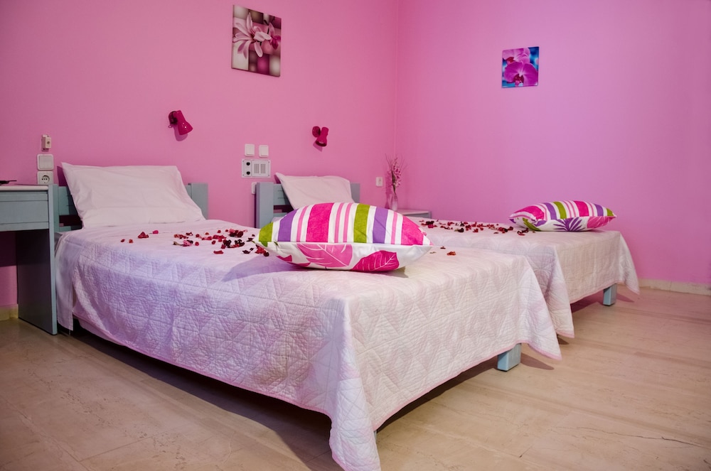 Galini Apartments — Hotel rooms in Malia