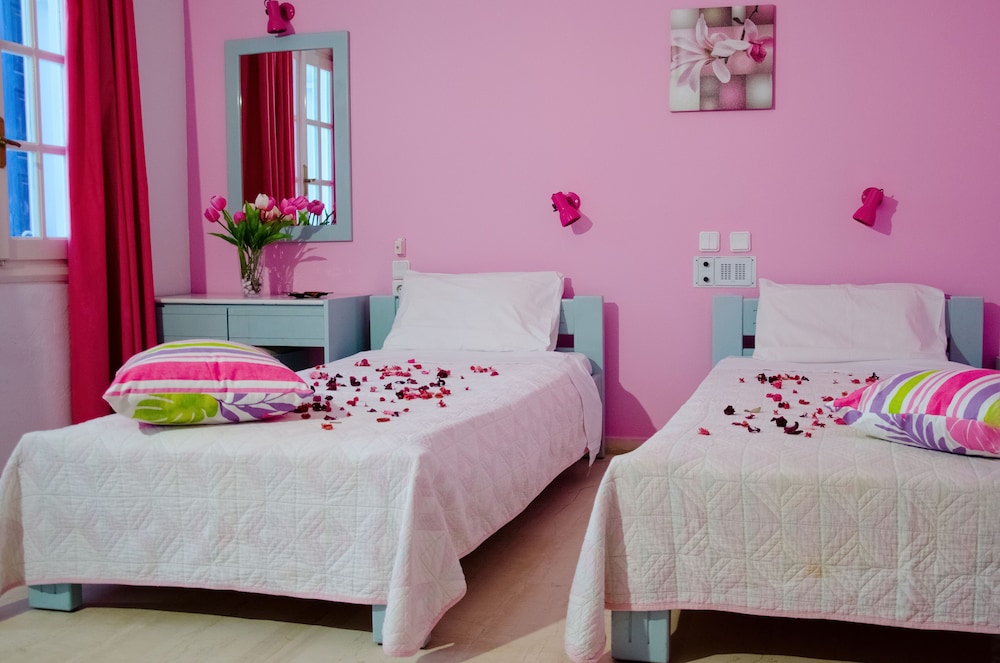 Galini Apartments — Hotel rooms in Malia