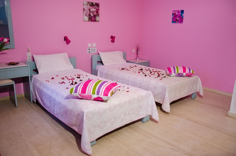 Galini Apartments — Hotel rooms in Malia