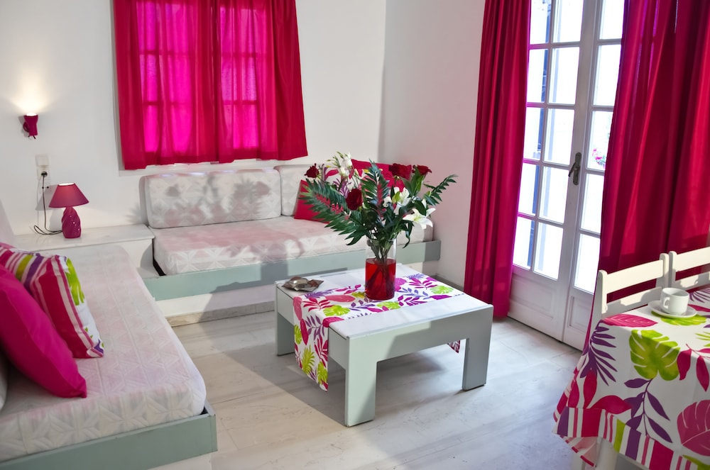 Galini Apartments — Hotel rooms in Malia