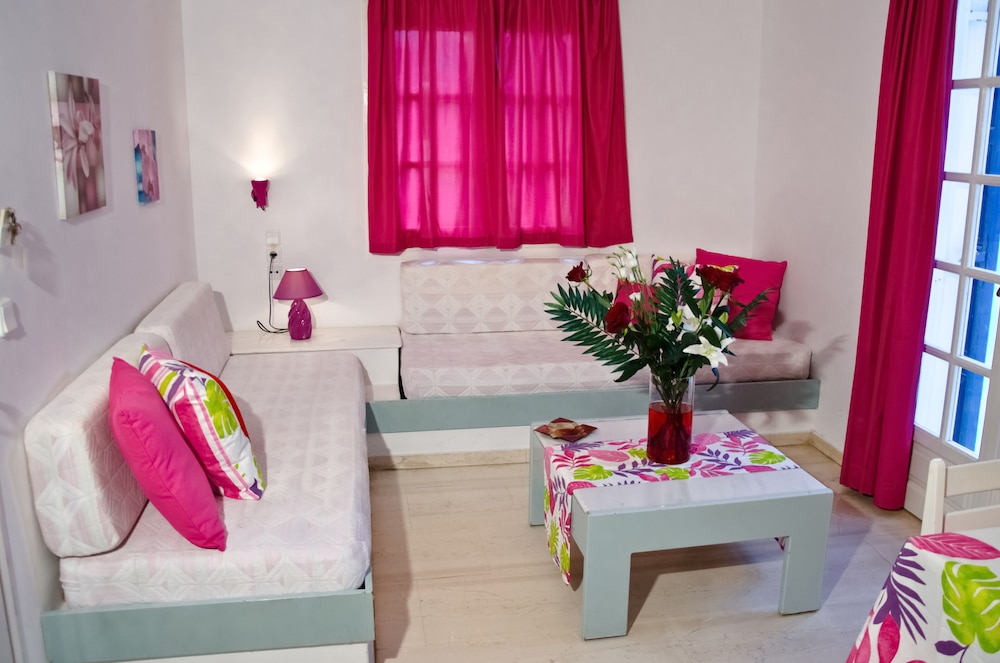 Galini Apartments — Hotel rooms in Malia