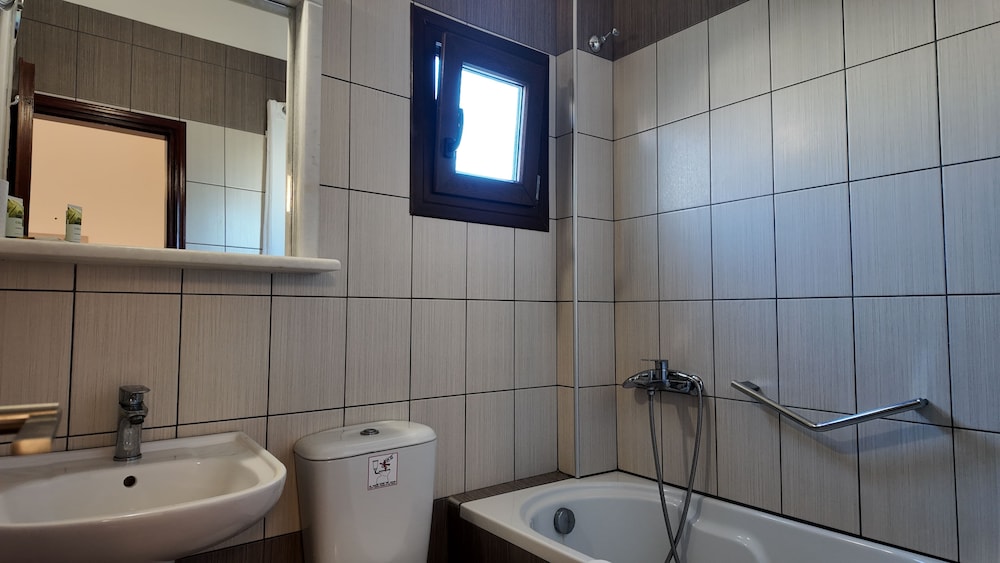 Marybill — Hotel rooms in Perissa, South Aegean