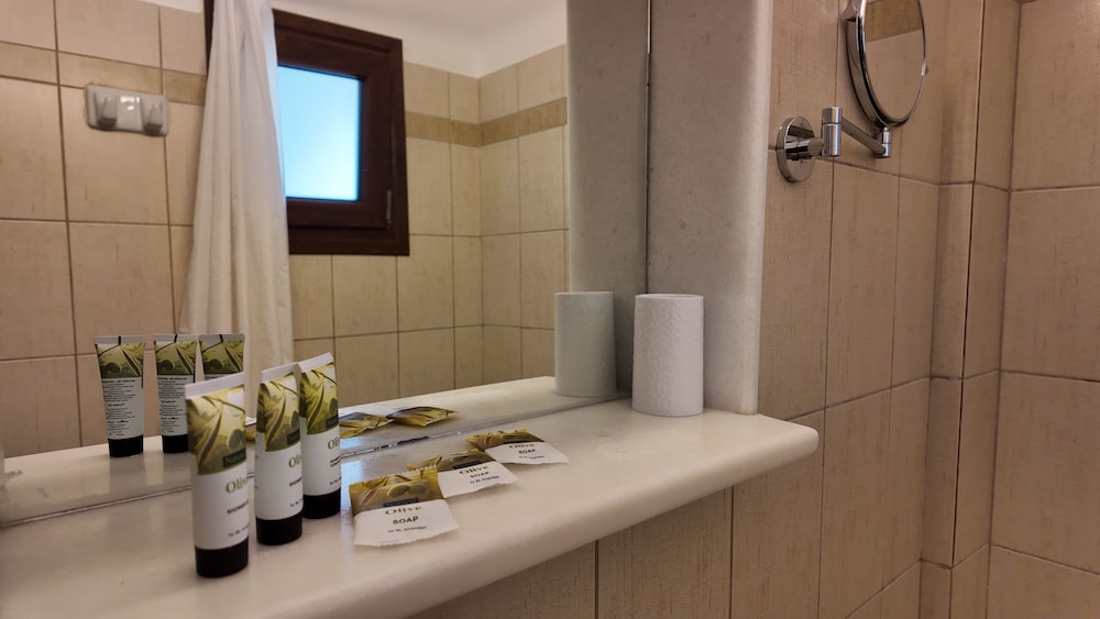 Marybill — Hotel rooms in Perissa, South Aegean