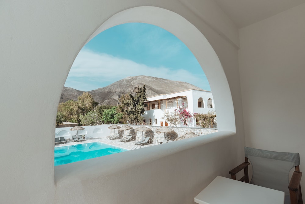 Marybill — Swimming pool in Perissa, South Aegean