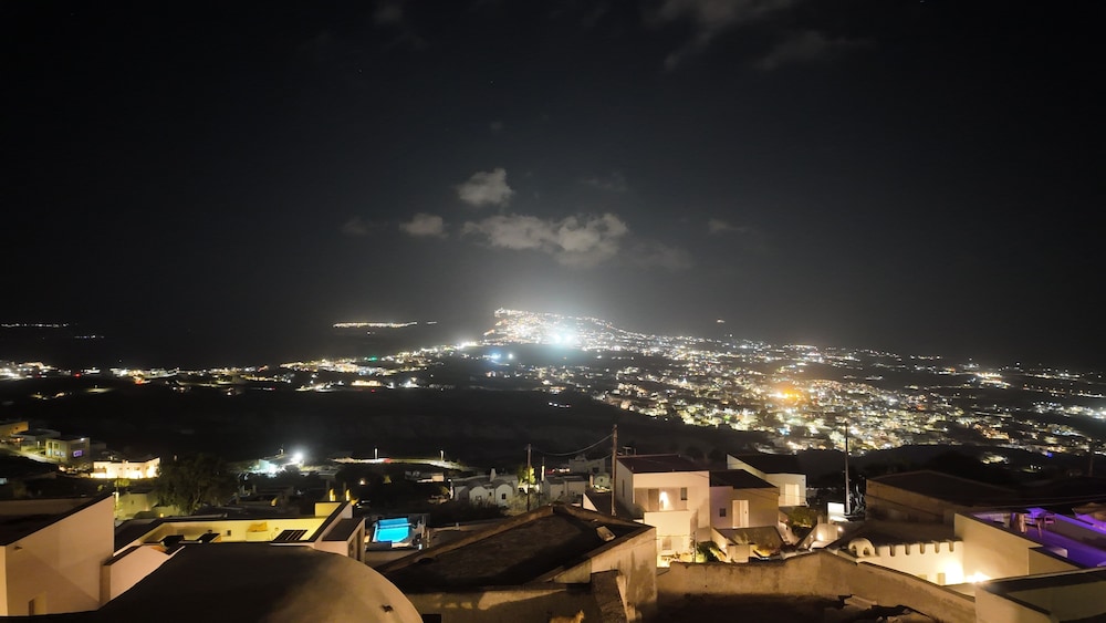 Marybill — Attractions in the area in Perissa, South Aegean