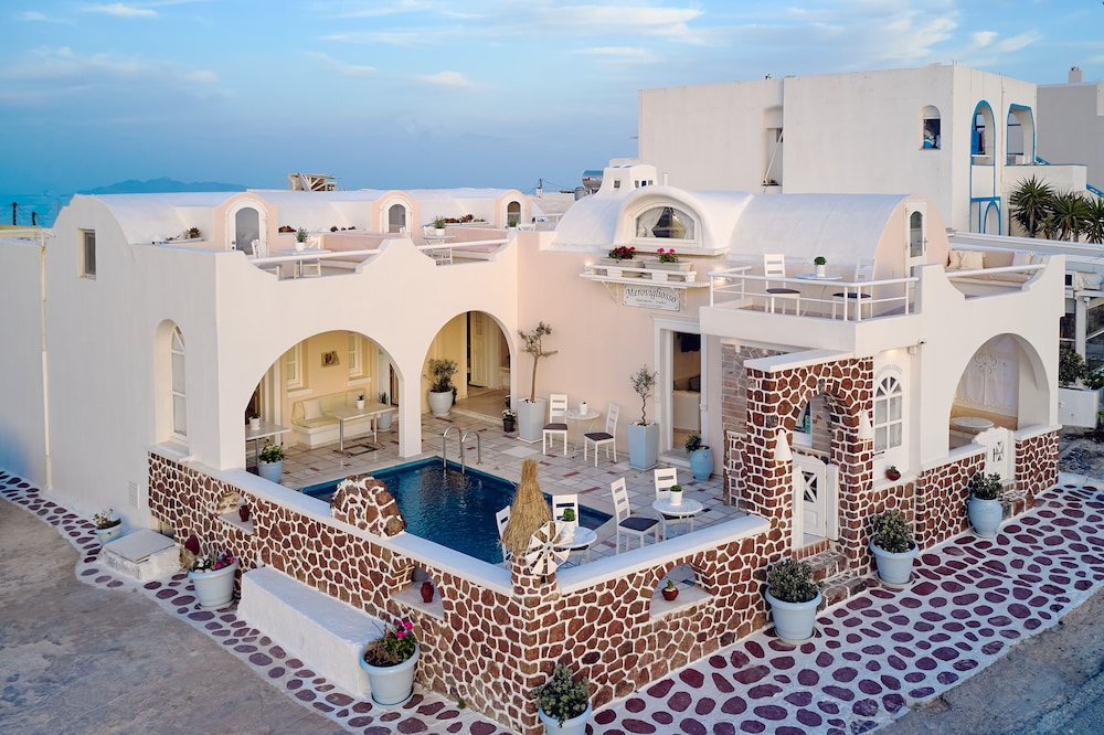 Merovigliosso Apartments — Hotel building in Imerovigli, South Aegean