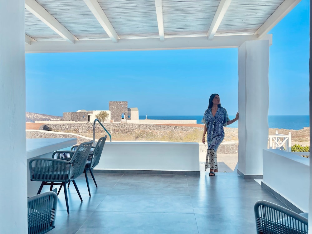 Oia Sunset Villas — Hotel rooms in Oia, South Aegean