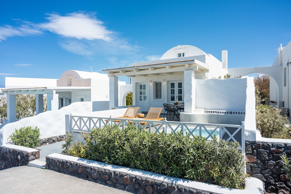 Oia Sunset Villas — Hotel building in Oia, South Aegean