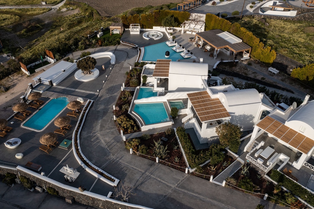 Oia Sunset Villas — Hotel building in Oia, South Aegean