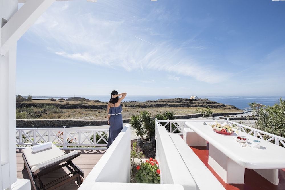 Oia Sunset Villas — Hotel rooms in Oia, South Aegean