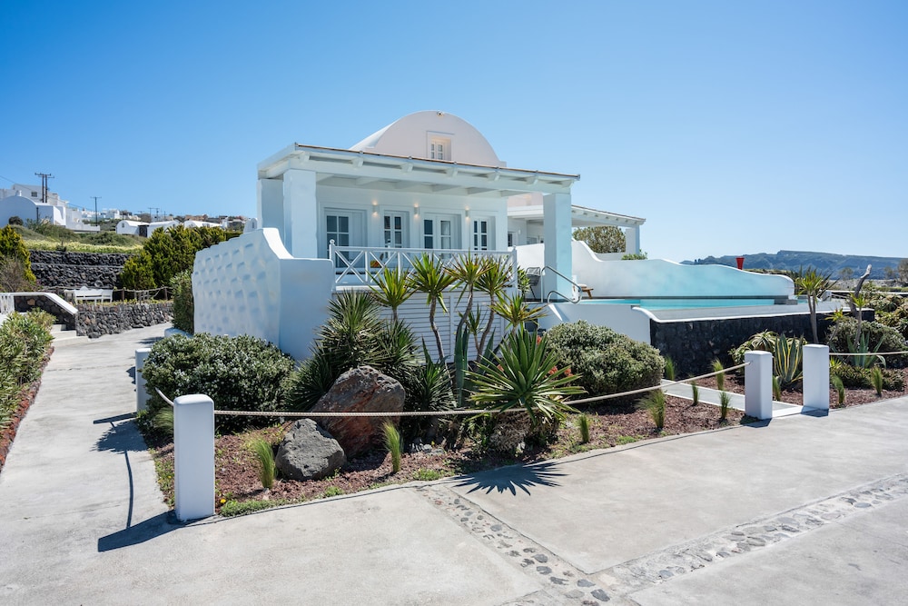 Oia Sunset Villas — Hotel building in Oia, South Aegean