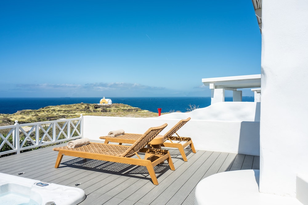 Oia Sunset Villas — Beach in Oia, South Aegean