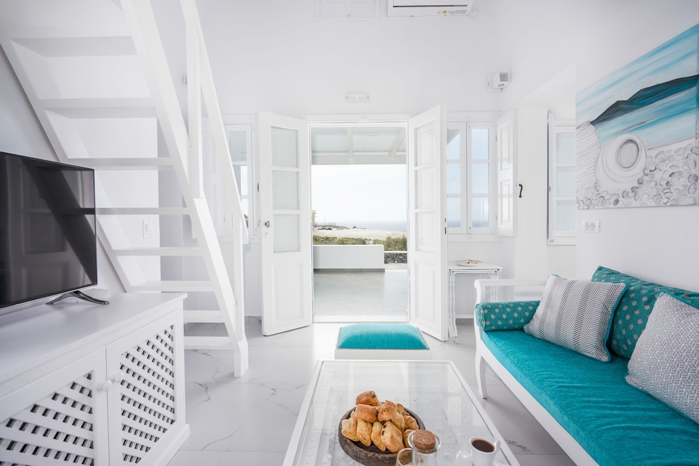 Oia Sunset Villas — Hotel rooms in Oia, South Aegean