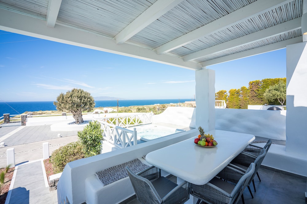 Oia Sunset Villas — Beach in Oia, South Aegean